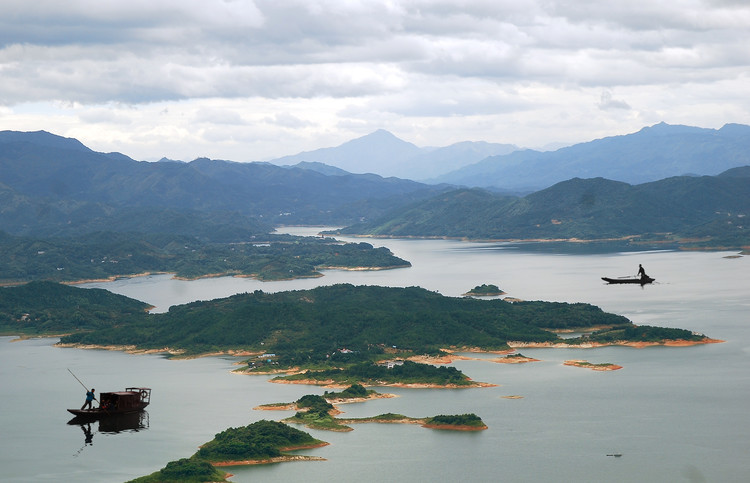 安徽花亭湖國家級風景名勝區(qū)旅游開發(fā)總體策劃（全國競標第一名）